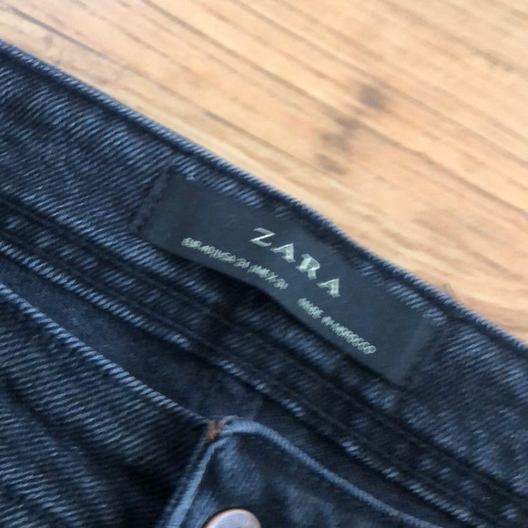 Zara Denim Shorts - Picture 2 of 4